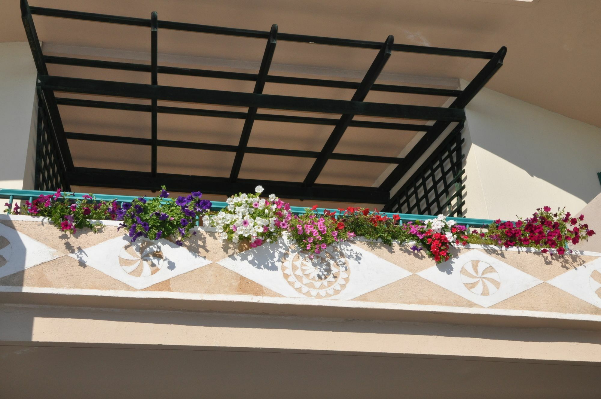 Kyveli Hotel Apartments Vrontados Екстер'єр фото