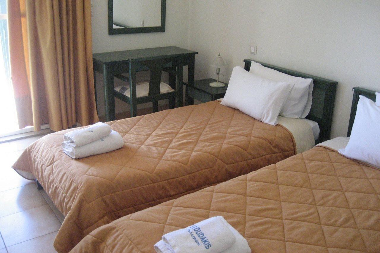 Kyveli Hotel Apartments Vrontados Екстер'єр фото